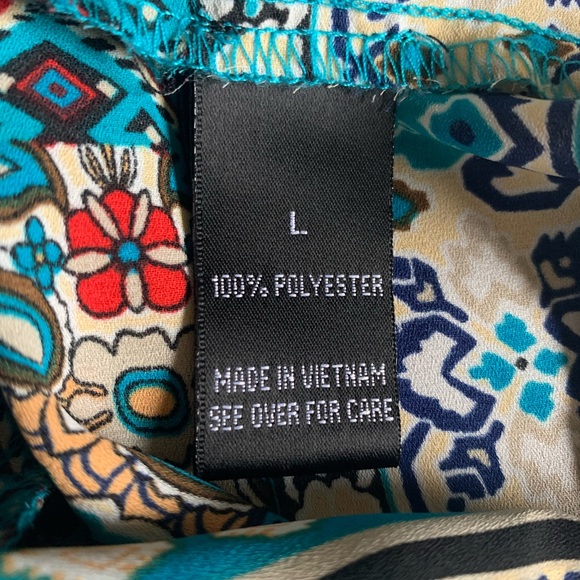 Multi Colored Large Top - Picture 6 of 9